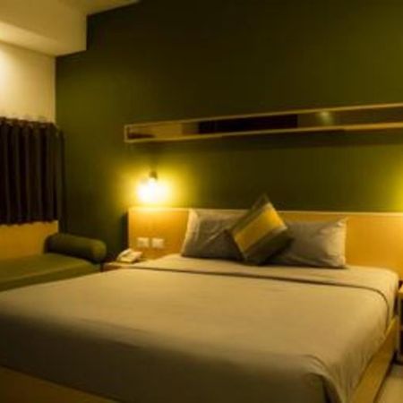 Hotel Tibera Taman Cibeunying Bandung Zewnętrze zdjęcie