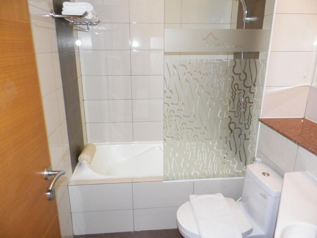 Hotel Tibera Taman Cibeunying Bandung Pokój zdjęcie