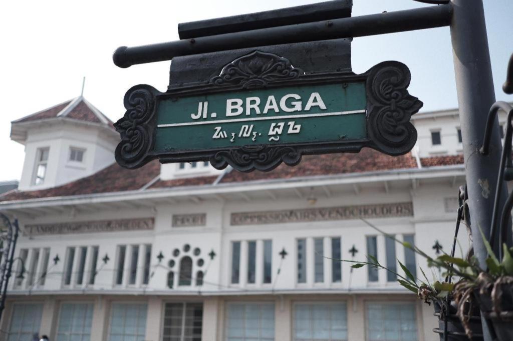 Hotel Tibera Taman Cibeunying Bandung Zewnętrze zdjęcie