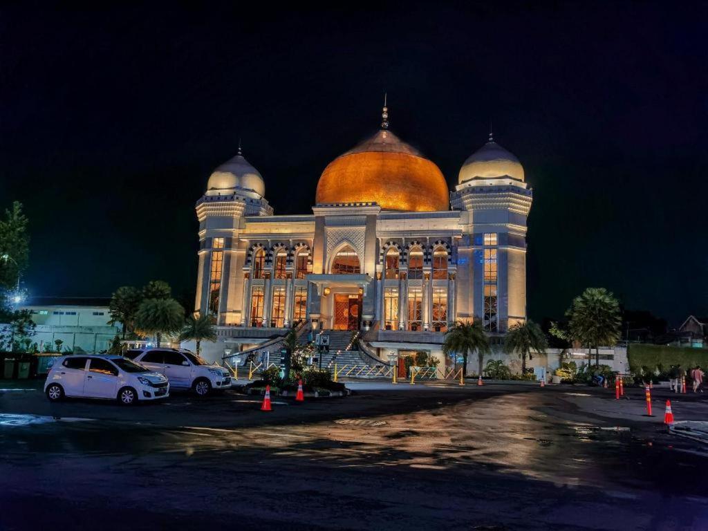 Hotel Tibera Taman Cibeunying Bandung Zewnętrze zdjęcie