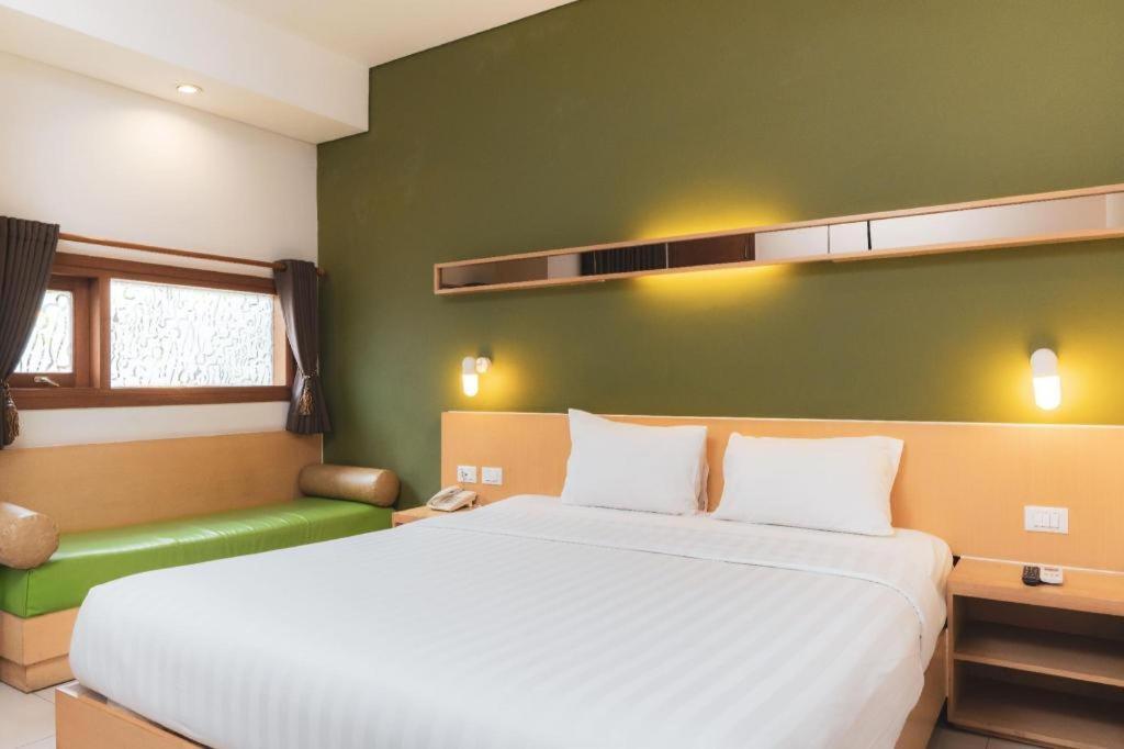 Hotel Tibera Taman Cibeunying Bandung Zewnętrze zdjęcie