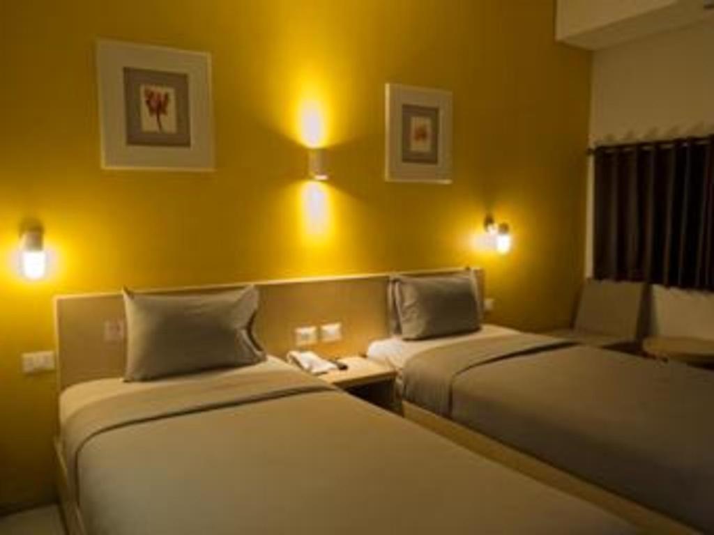 Hotel Tibera Taman Cibeunying Bandung Zewnętrze zdjęcie