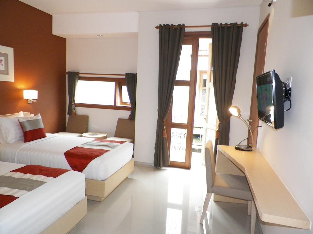 Hotel Tibera Taman Cibeunying Bandung Zewnętrze zdjęcie