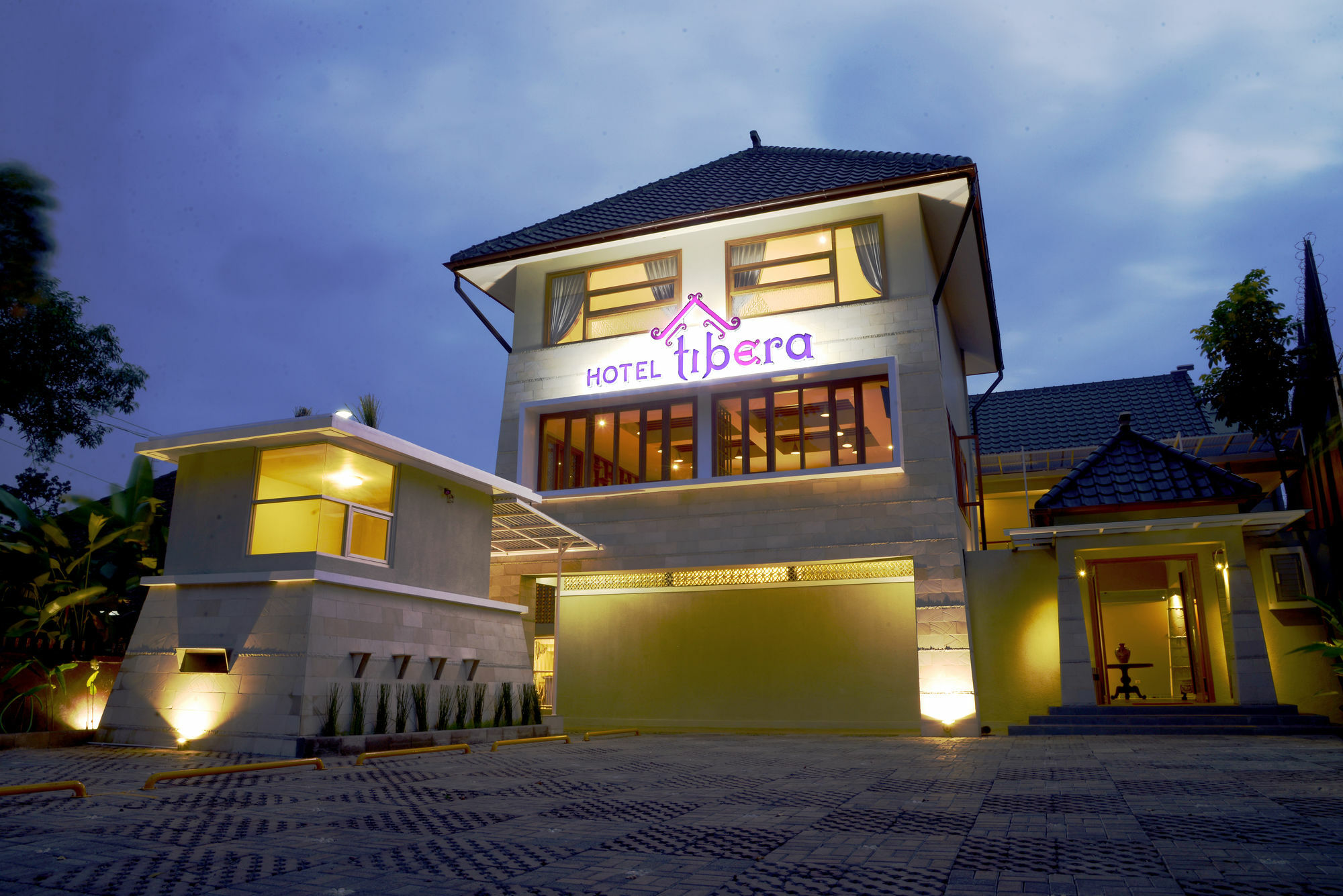 Hotel Tibera Taman Cibeunying Bandung Zewnętrze zdjęcie